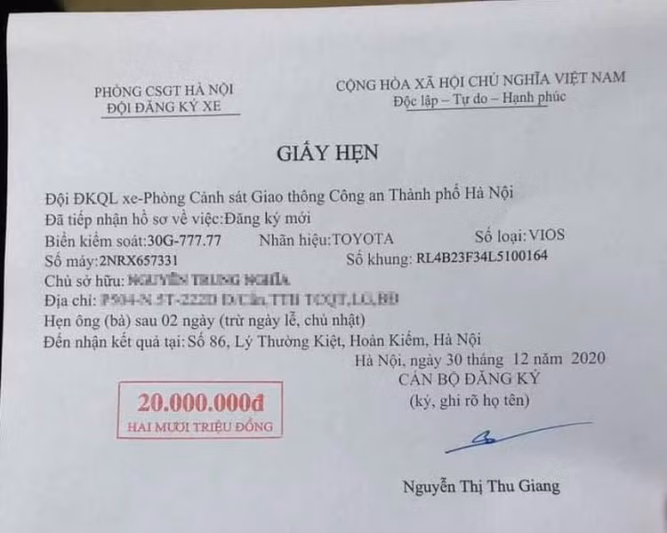 Xe binh dan Toyota Vios trung bien 