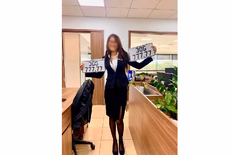 Xe binh dan Toyota Vios trung bien 