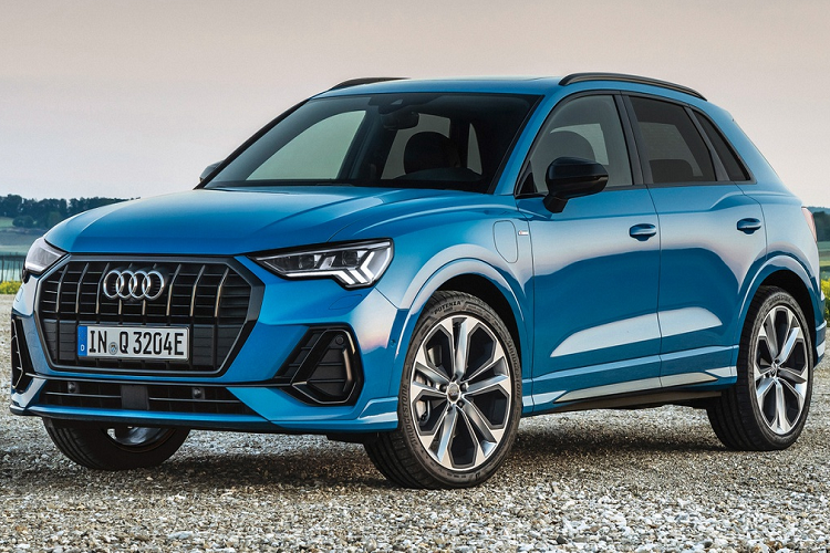 Mỗi lần sạc đầy, bộ pin cung cấp cho xe phạm vi hoạt động lên tới 50 km ở chế độ vận hành hoàn toàn nhờ động cơ điện. Ở chế độ chạy thuần điện, chiếc SUV có thể đạt vận tốc tối đa 140 km/h.