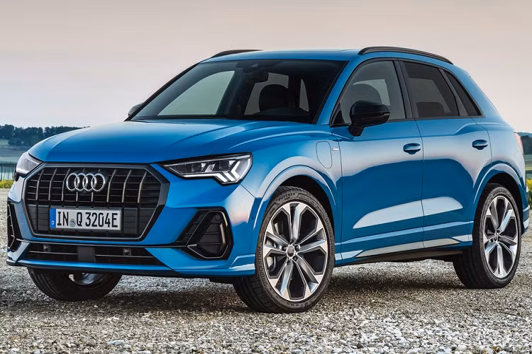 Mỗi lần sạc đầy, bộ pin cung cấp cho xe phạm vi hoạt động lên tới 50 km ở chế độ vận hành hoàn toàn nhờ động cơ điện. Ở chế độ chạy thuần điện, chiếc SUV có thể đạt vận tốc tối đa 140 km/h.