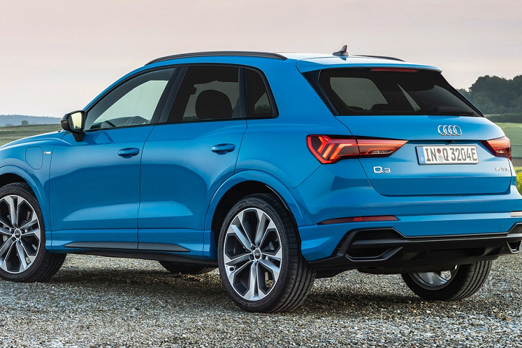 Khi người dùng kích hoạt chế độ lái Dynamic, xe có thể tiếp cận nguồn dự trữ mô-men xoắn lên tới 330 Nm của động cơ điện trong tối đa 10 giây, giúp đẩy mạnh khả năng tăng tốc của xe đáng kể. Ngoài ra, động cơ điện còn có vai trò thu hồi công suất trong tình huống người lái phanh xe lại để bổ trợ thêm lực phanh.