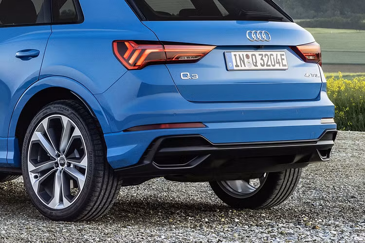 Về mặt an toàn, tất cả các phiên bản đều được trang bị hệ thống cảnh báo va chạm phía trước, hỗ trợ quan sát điểm mù và cảnh báo chệch làn đường. Tính năng hỗ trợ hành trình thích ứng cũng sẽ hỗ trợ người lái tăng tốc, thậm chí đánh lái và phanh trong các trường hợp cần thiết.