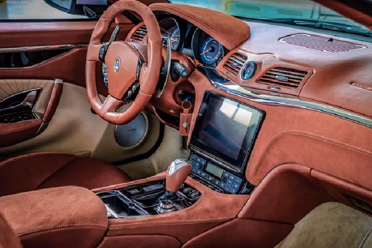 Mẫu xe đặc biệt này đã ra mắt trở lại tại triển lãm Geneva Motor Show và kế tục bởi một phiên bản mui trần vào năm 2019. Dù đã nhiều năm không chế tác những mẫu xe mới, nhưng đây sẽ là tin tốt đối với những người có sở thích đặc biệt đối với những mẫu siêu xe được cải biến một cách tỉ mỉ. 