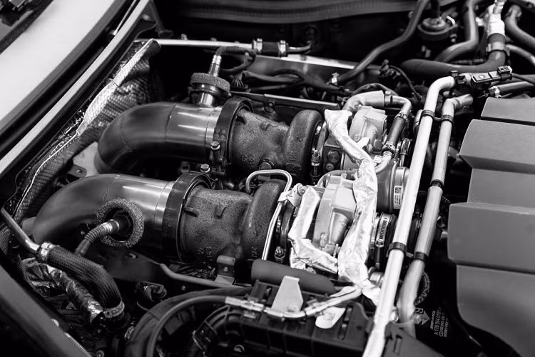 Cao cấp hơn, gói độ Level 2 khiến chiếc xe tạo ra công suất 670 mã lực và 830 Nm mô-men xoắn bằng việc nâng cấp hệ thống lọc xúc tác thể thao hơn. Gói nâng cấp cấp 2 này có giá bán 8.344 USD.