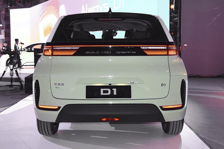 Trực diện đuôi xe taxi điện BYD-DiDi D1
