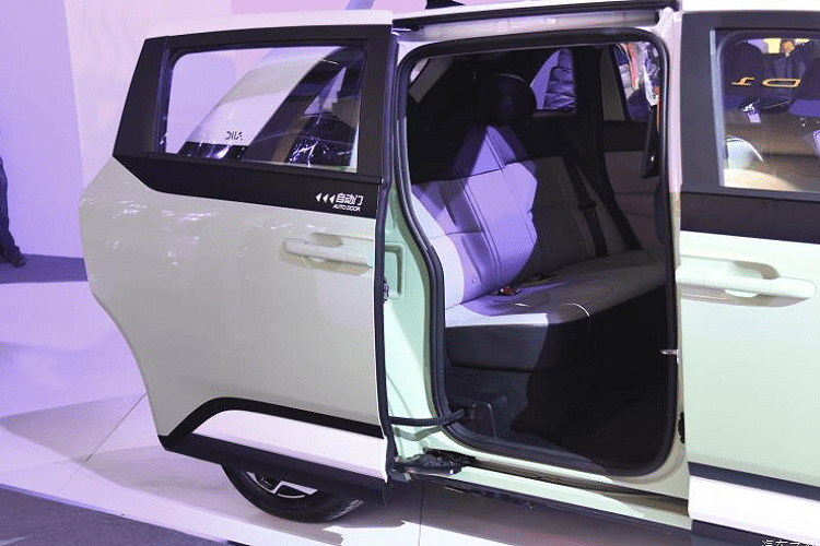 Ghế trượt phía sau ở bên hành khách của xe taxi điện BYD-DiDi D1