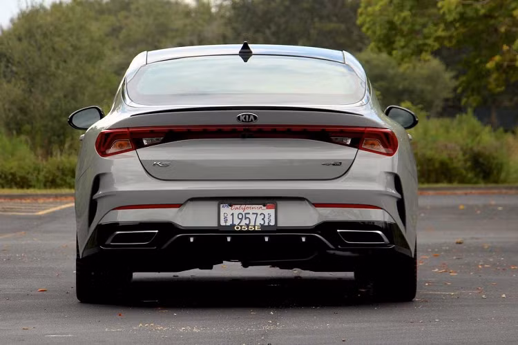 Ngoài ra, Kia Optima 2021 còn có rất nhiều phụ kiện, tùy chọn cá nhân hóa cực kỳ hấp dẫn.