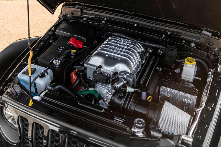 Hennessey đã tháo bỏ khối động cơ V6 Penastar 3.6 lít có công suất 285 mã lực và momen xoắn cực đại 352 Nm của Gladiator. Thay vào đó hãng độ này đã lắp động cơ Hellcat V8 6,2 lít siêu nạp vào để thay thế.