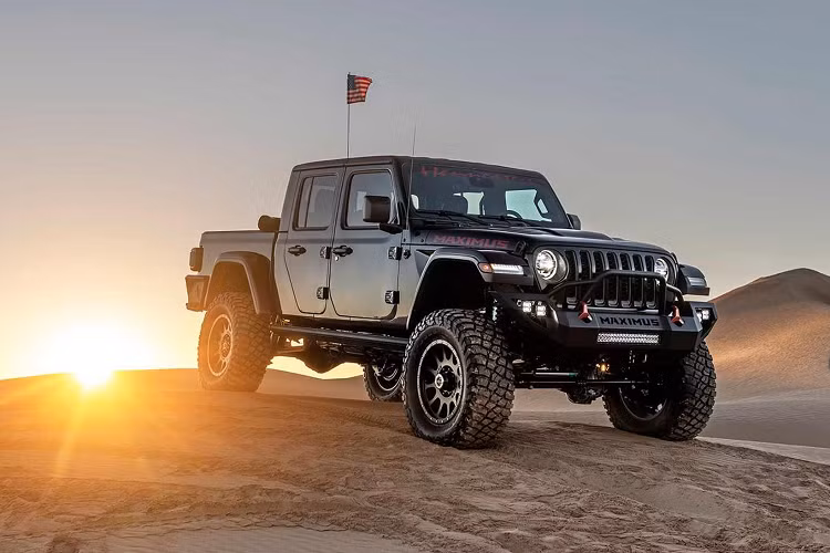 Hennessey sử dụng mẫu xe địa hình Jeep Gladiator 2020 làm nền tảng cho mẫu xe bán tải hạng nặng Maximus 1000 của mình.