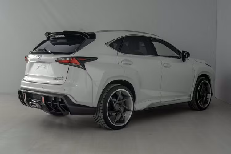 Gói độ bodykit Lexus RC và NX đến từ công ty SCL Global Concept của Nga. Hai gói độ lần lượt mang tên là "Goemon" và "Kotaro" tương ứng. Cả hai gói độ đều kèm theo lưới tản nhiệt được tuỳ chỉnh có hình dạng tương tự răng nanh của sinh vật hư cấu Predator.