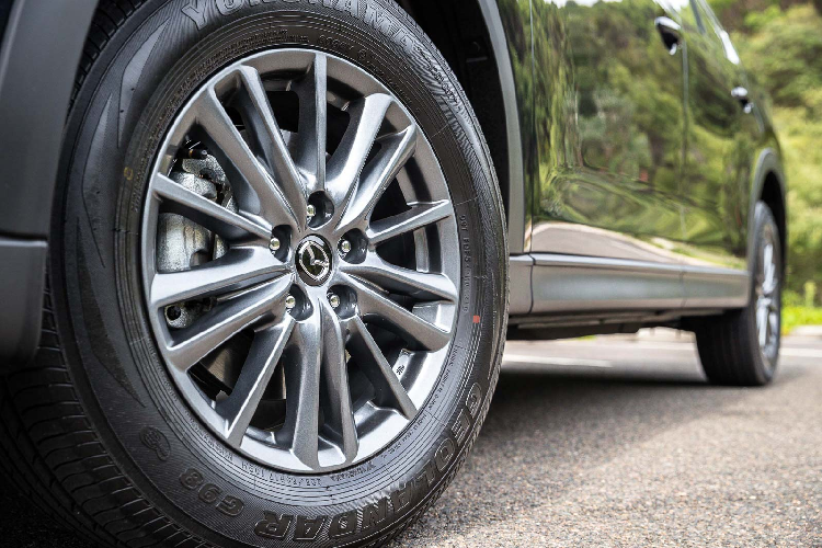 Động cơ xăng SkyActiv-G 2.5L kết hợp cùng hộp số tự động 6 cấp giúp Mazda CX-8 Deluxe tăng tốc nhanh nhạy trong khi vẫn vận hành êm ái, tiết kiệm nhiên liệu và giảm thiểu khí thải ra môi trường.