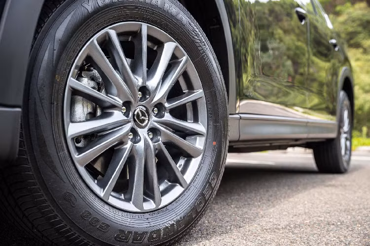 Động cơ xăng SkyActiv-G 2.5L kết hợp cùng hộp số tự động 6 cấp giúp Mazda CX-8 Deluxe tăng tốc nhanh nhạy trong khi vẫn vận hành êm ái, tiết kiệm nhiên liệu và giảm thiểu khí thải ra môi trường.