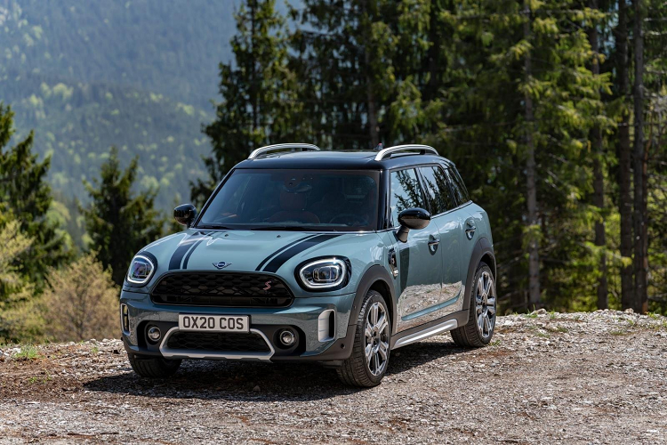 Theo thông tin ô tô, chiếc crossover Mini Countryman 2021 facelift mới nâng cấp đã được vén màn và sẵn sàng vào tay người dùng trong thời gian tới.