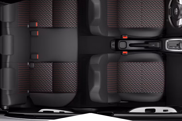 Về động cơ, Toyota Wigo 2021 mới tại thị trường Philippines không thay đổi, nó sẽ được phân phối với 3 phiên bản là 1.0 G, 1.0 G và 1.0 G TRD, tất cả đều tùy chọn giữa số sàn và số tự động.