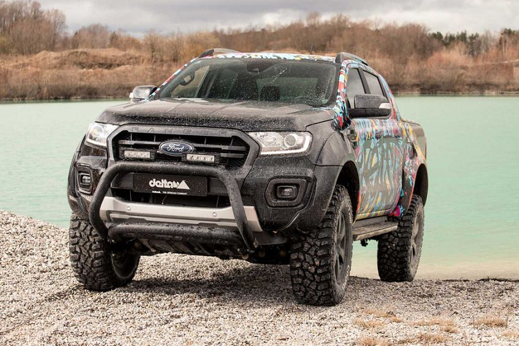 Đầu tiên, bộ kit nâng gầm có giá 2.260 Euro (60 triệu đồng) trong khi các lò xo và giảm xóc nâng cấp được bán với giá 2.216 Euro (57,5 triệu đồng).