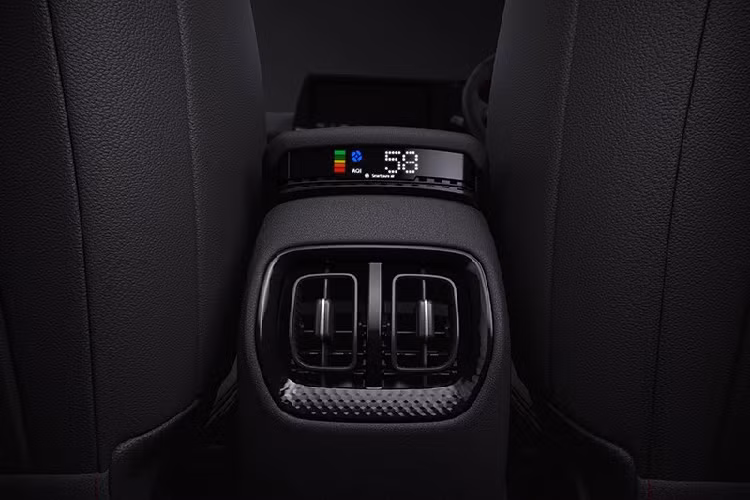 Tại Ấn Độ, Kia Sonet 2021 được cung cấp 2 lựa chọn động cơ xăng và diesel. Đầu tiên là bản máy xăng hút khí tự nhiên 1.2L, 4 xi-lanh, và cao hơn là bản máy xăng tăng áp 1.0L 3 xi-lanh.