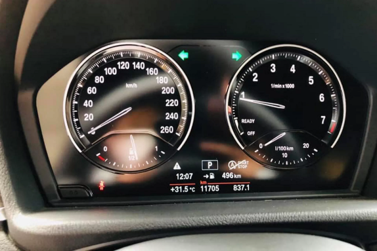 Có thể thấy, ở tầm giá của BMW X2 có nhiều sự lựa chọn khác hấp dẫn hơn ở phân khúc cao hơn như Mercedes-Benz GLC lắp ráp, chính vì thế, BMW X2 là mẫu xe khá kén khách, X2 chỉ phù hợp với một nhóm nhỏ khách hàng khá giả đang cần một mẫu crossover sang trọng cá tính và vận hành mạnh mẽ. Nhìn chung, hiện tại những “bimmer” ưa thích X2 có thể tìm mua xe đã qua sử dụng để tiết kiệm chi phí mua xe hơn 500 triệu đồng.