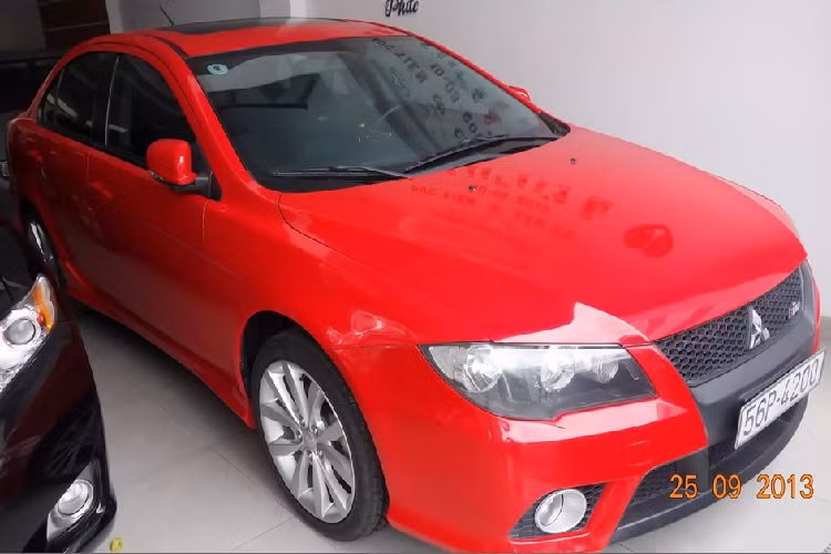 Nhìn chung, Lancer IO là một gợi ý dành cho các bạn trẻ đang tìm kiếm một mẫu xe khác biệt, thể thao với khả năng vận hành thú vị. Đặc biệt là chi phí nuôi hợp lý hơn nhiều so với lựa chọn những chiếc sedan Đức cùng năm tuổi như Mercedes-Benz C-Class (W204) hay BMW 3 Series (E90).