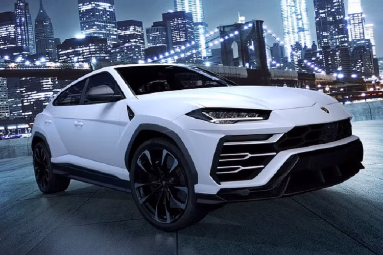 Chiếc xe này xuất hiện lần đầu trước công chúng tại Pebble Beach Concours d’Elegance 2019 bên cạnh Lamborghini SVJ Roadster 63 Edition. Đến nay, nó vẫn đang được trưng bày tại đại lý Lamborghini Newport Beach dưới dạng xe mẫu trước khi Lamborghini chính thức bán ra màu sơn này.