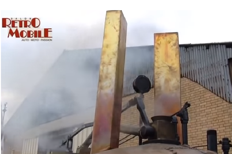 Chiếc xe hơi nước của Cugnot có hai bánh ở phía sau và một bánh ở phía trước, và thứ đặt treo phía đầu là một lò hơi khổng lồ được sử dụng để tạo hơi nước, giúp chiếc xe chuyển động. Tuy nhiên với tổng trọng lượng trên 2 tấn và một cơ chế vận hành cồng kềnh, kết quả cuối cùng là đáng thất vọng khi chiếc xe chỉ có thể di chuyển một cách cực kỳ chậm chạp ở tốc độ chưa tới 5 km/h. 