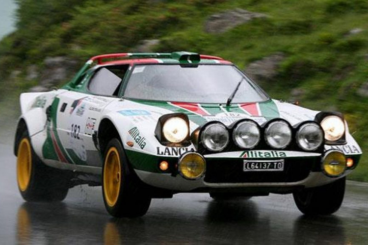 Trong những năm tranh tài khắp thế giới, chiếc xe đã giành được ba giải vô địch WRC liên tiếp vào các năm 1974, 1975 và 1976. Sau đó, chiếc xe giành ba giải vô địch cá nhân tại European Rally Champion và khi WRC ra mắt giải thưởng dành cho cá nhân tay lái, nó cũng giành giải.