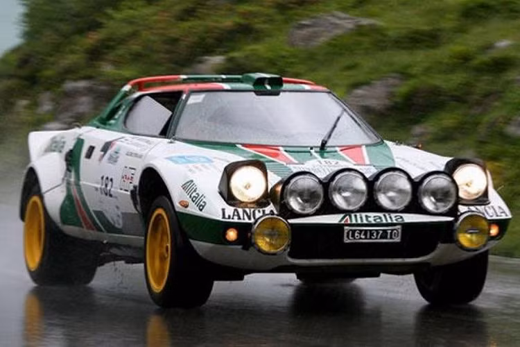 Trong những năm tranh tài khắp thế giới, chiếc xe đã giành được ba giải vô địch WRC liên tiếp vào các năm 1974, 1975 và 1976. Sau đó, chiếc xe giành ba giải vô địch cá nhân tại European Rally Champion và khi WRC ra mắt giải thưởng dành cho cá nhân tay lái, nó cũng giành giải.