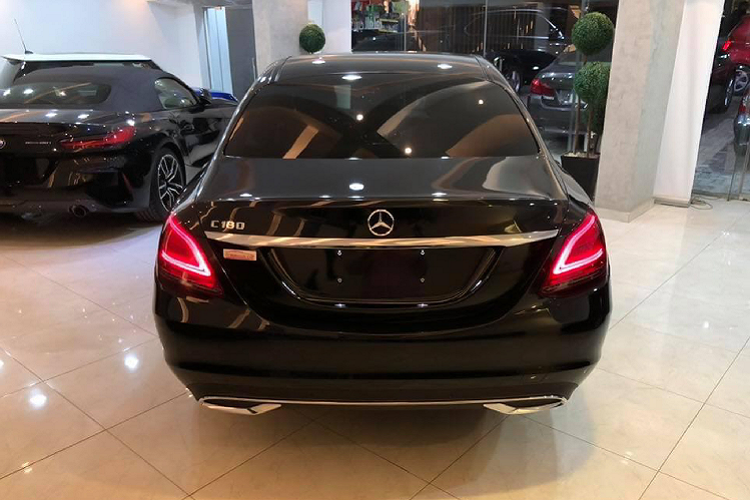 Hiện tại chưa rõ phiên bản C180 mới sẽ được nhập khẩu hay lắp ráp trong nước, nhưng khả năng cao C 180 sẽ được lắp ráp trong nước như 3 phiên bản còn lại.