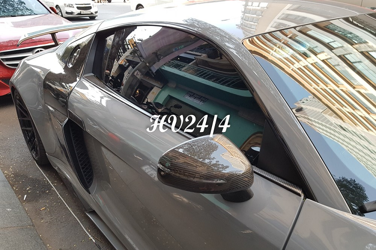 Những thay đổi từ các phụ kiện hàng hiệu đã giúp công suất cực đại chiếc Audi R8 của người yêu xe tại Sài thành lên mức 620 mã lực, tăng thêm 200 mã lực so với siêu xe nguyên bản. Mức giá siêu xe Audi R8 phiên bản V10 Plus đã qua sử dụng khoảng 8 tỷ đồng tại Việt Nam.