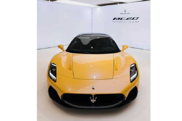 Được thiết kế với trọng trách mở ra một kỷ nguyên mới về hiệu suất và công nghệ của Maserati, MC20 sở hữu nhiều chi tiết độc đáo như cửa ra vào kiểu cánh bướm, các vòm bánh xe phía sau cơ bắp và cửa sổ sau đặc biệt với biểu tượng cây đinh ba.