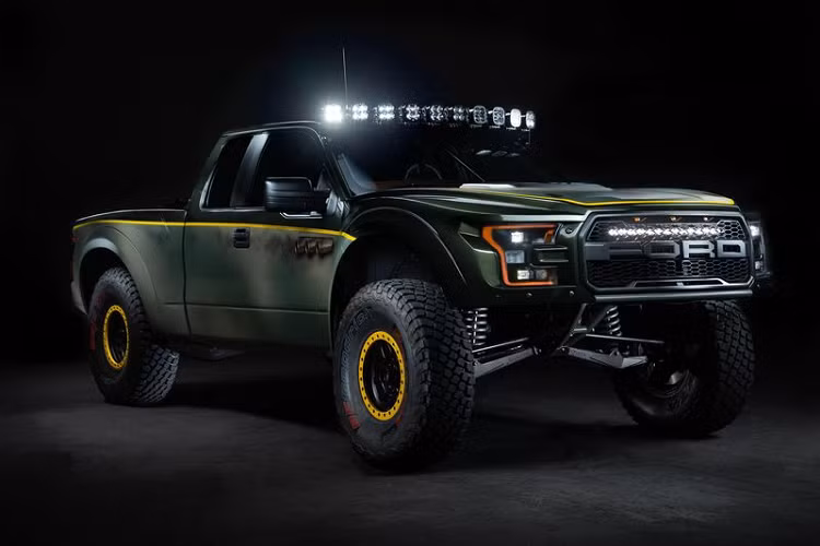 Chiếc Ford F-150 Raptor đặc biệt này có thể lang thang ở Arizona dưới sự cho phép của luật pháp. Trong khi đó, ở nhiều nơi khác, chiếc bán tải kì lạ của Jimco Racing có lẽ không được chấp nhận.