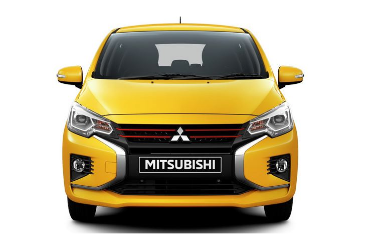 Về nội thất, nâng cấp nổi bật của Mitsubishi Mirage thế hệ mới là màn hình thông tin giải trí cảm ứng 7.0 inch có kết nối Apple CarPlay và Android Auto. Một số trang bị tiêu chuẩn khác trên mẫu xe mới này có thể kể đến hệ thống âm thanh 4 loa, điều hòa khí hậu một vùng, kết nối Bluetooth, ổ cắm điện 12V,...