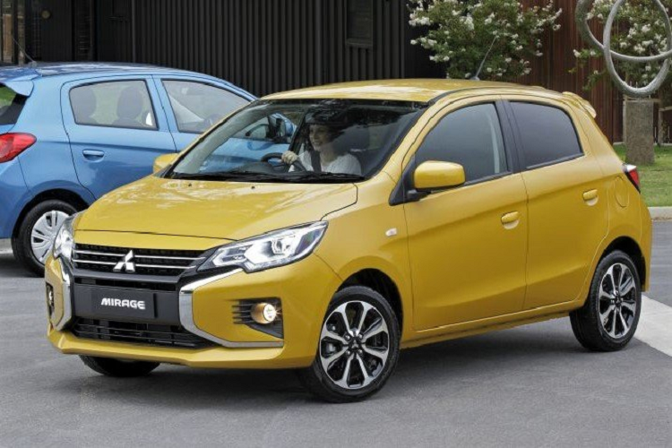 Tại thị trường Australia, giá xe Mitsubishi Mirage 2020 bán dao động từ 14.990 USD đến 17.490 USD tương ứng với 3 phiên bản. Hiện tại, trong những tháng gần đây, Mitsubishi Việt Nam cũng áp dụng chương trình khuyến mãi hấp dẫn dành cho khách hàng mua xe Mirage bao gồm giảm giá tiền mặt từ 20-30 triệu đồng đi kèm quà tặng là phiếu ưu đãi nhiên liệu, tùy phiên bản.
