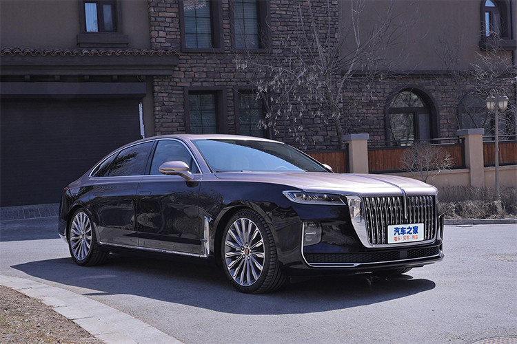 Cung cấp sức mạnh cho chiếc sedan hạng sang Trung Quốc là động cơ tăng áp 2.0L 4 xi-lanh sản sinh công suất 252 mã lực và mô-men xoắn cực đại 380Nm theo tiêu chuẩn, khách hàng cũng có thể lwuja chọn bản động cơ siêu nạp V6 3.0L cho 272 mã lực và 400 Nm.