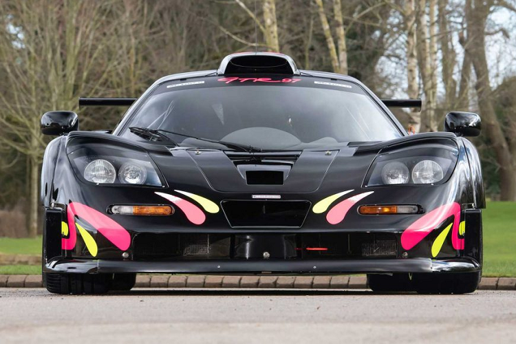 Chiếc xe đã đạt tốc độ lên đến 317 km/h trên đoạn thẳng Mulsanne, đường đua Circuit de la Sarthe, Le Mans 24h 1997.