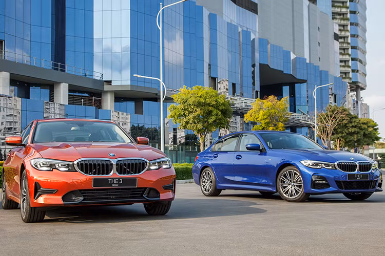 Hệ thống camera 360 độ thông minh cung cấp cho người lái tầm nhìn bao quát toàn diện. Các góc nhìn đa dạng được kết hợp để đem lại tầm quan sát 360 độ và môi trường 3D xung quanh xe, sau đó hiển thị lên màn hình điều khiển trung tâm... Một chức năng khác tích hợp trong hệ thống hỗ trợ đỗ xe Parking Assistant là tính năng hỗ trợ lùi xe Reversing Assistant.