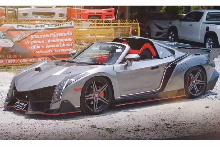 Nước Mỹ có sở hữu một thị trường hậu mãi đủ để làm “choáng ngợp” ngay cả những người mê xe cuồng nhiệt nhất. Nói như vậy không có nghĩa rằng chỉ có đất nước này mới có thể sản sinh ra những chiếc siêu xe độ nhái một phi thường.