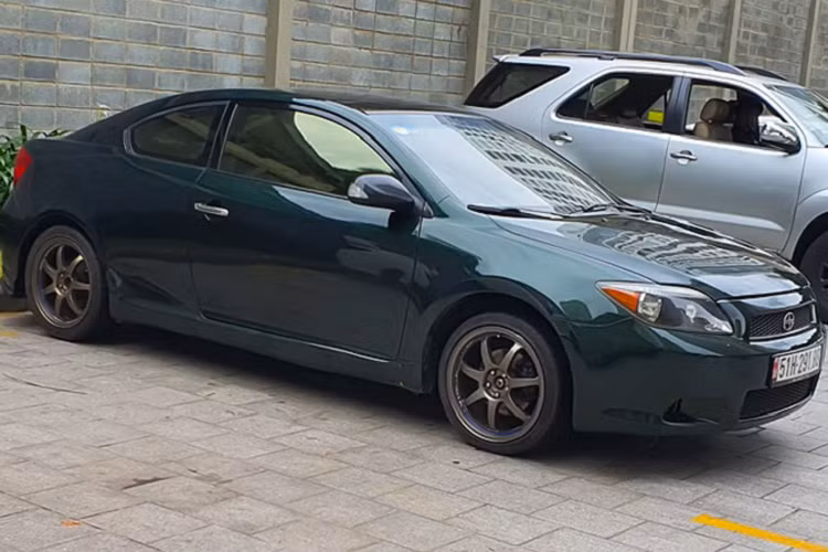 Điều này khiến “của lạ” Scion tC trở thành một mẫu xe hấp dẫn đối với người yêu xe thể thao Nhật Bản, người có ý định nhập môn chơi xe JDM.