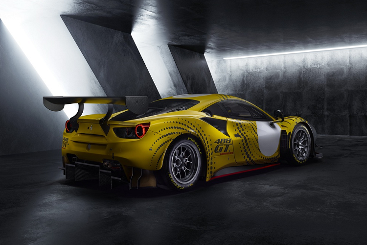 Tương tự 488 GTE, mẫu xe này có phần thân được làm từ sợi carbon. Các kỹ sư của Ferrari cải tiến tính khí động học của 488 GT Modificata bằng cách hạ thấp xe và chuyển trọng tâm về phía trước.