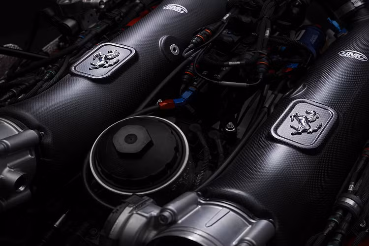 Là mẫu xe giới hạn, 488 GT Modificata sẽ chỉ được bán cho những người tham gia giải đua Competizioni GT cùng Ferrari hoặc Club Competizioni GT. Mức giá xe Ferrari 488 GT Modificata 2021 chưa được tiết lộ.