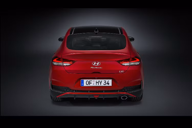 Giá xe Hyundai i30 2021 chưa được công bố, mẫu xe này sẽ chính thức trình làng tại triển lãm ôtô quốc tế Geneva Motor Show 2020 vào tháng 3 này. Hãy theo dõi otosaigon để cập nhật thêm thông tin và ảnh thực tế của mẫu xe này nhé.