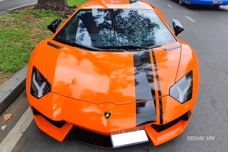 Được biết, chủ sở hữu hiện tại của chiếc Lamborghini Aventador LP700-4 đã đặt hàng chỉ với 300.000 USD (hơn 7 tỷ đồng), đây là một mức giá xe Lamborghini Aventador khá hời để có thể "rinh" nó về gara, nhất là khi xe còn mới như vừa xuất xưởng.