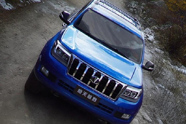 Mẫu xe SUV L4600 mới có kiểu dáng của Toyota Land Cruiser nhưng dài và rộng hơn, trong khi chiều cao thấp hơn. SUV nhái có trục cơ sở dài hơn, thiết kế khung gầm tương tự.