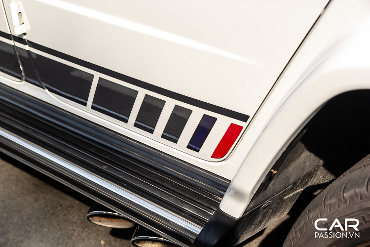 G63 AMG Edition 1 vẫn được phát triển trên khung gầm dạng thanh, nhưng bộ khung gầm đã được cải tiến bằng việc sử dụng thép cường độ cao, đi kèm với đó là thân xe được làm từ thép cường lực, nắp ca-pô, chắn bùn và cửa xe thì được làm từ nhôm. Tất cả những điều này kết hợp giúp cho thân xe giảm đi 170 Kg trọng lượng và tăng 55 % độ cứng cáp của thân xe so với thế hệ trước.