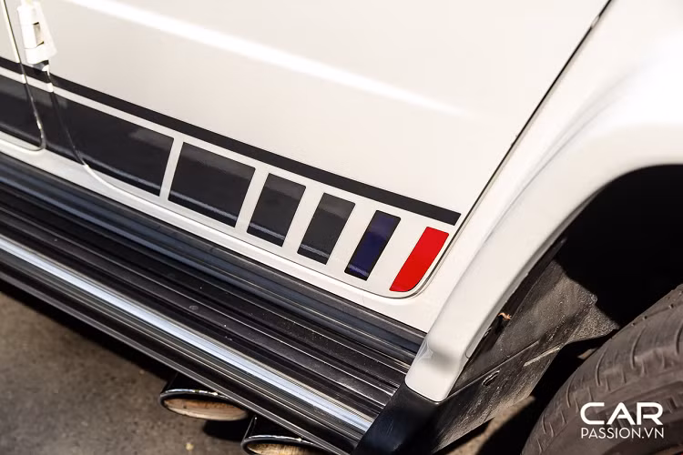 G63 AMG Edition 1 vẫn được phát triển trên khung gầm dạng thanh, nhưng bộ khung gầm đã được cải tiến bằng việc sử dụng thép cường độ cao, đi kèm với đó là thân xe được làm từ thép cường lực, nắp ca-pô, chắn bùn và cửa xe thì được làm từ nhôm. Tất cả những điều này kết hợp giúp cho thân xe giảm đi 170 Kg trọng lượng và tăng 55 % độ cứng cáp của thân xe so với thế hệ trước.