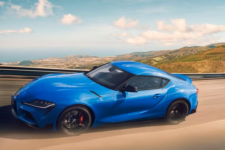  Toyota GR Supra thế hệ mới đã lần đầu tiên trình làng vào hồi tháng 1 năm ngoái. Sau hơn 1 năm, hãng Toyota đã vén màn phiên bản mới của dòng xe thể thao này tại thị trường quê nhà Nhật Bản.