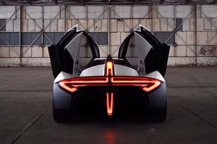 Hãng xe điện Apex nói rằng AP-0 sản sinh lực ép xuống phi thường để có khả năng xử lý ấn tượng mà không cần những cánh gió lớn, một phần công lao nhờ có một vây cá thẳng lớn mà tích hợp luôn vào cụm đèn hậu hình chữ thập đặc trưng. Trong tên thực tế, Apex nhận thấy hình dáng này quá đặc trưng đến độ biến nó thành logo của công ty.