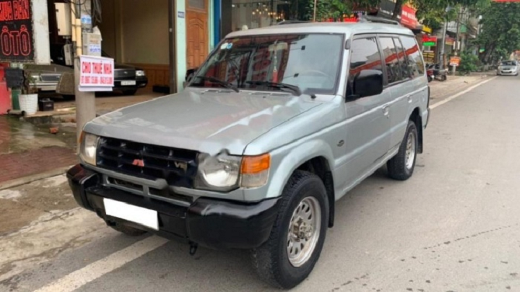 Nhung mau oto cu 7 cho dang mua, chi hon 100 trieu dong