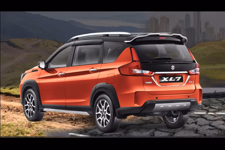 Đáng chú ý, Suzuki Việt Nam đã “rục rịch” chuẩn bị giới thiệu XL7 tại thị trường Việt trong vài tháng sắp tới, khi mới đây một chiếc XL7 đã được ghi hình khi đang trên xe vận chuyển.