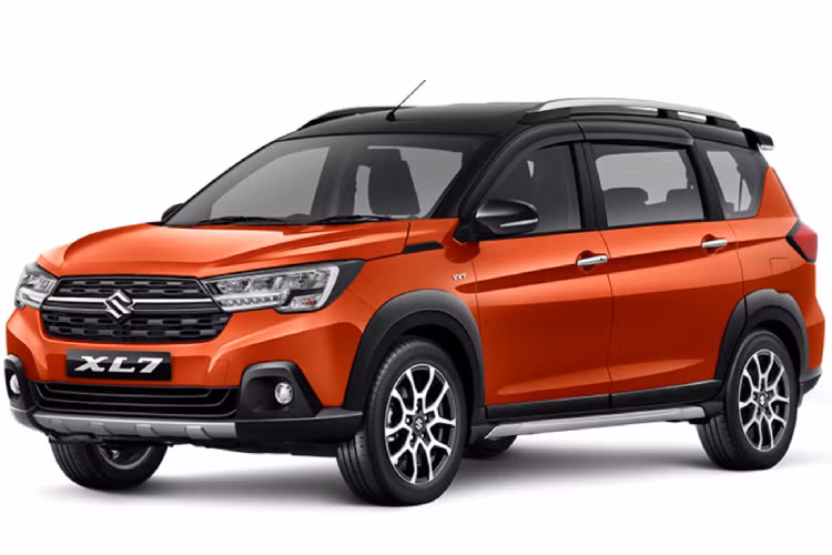 Tại Indonesia, Suzuki XL7 có tổng cộng các lựa chọn màu sơn ngoại thất gồm: Đen (Prime Cool Black0, Trắng (Pearl Snow White), Đỏ (Burgundy Burgundy Red), Xám (metallic Magma Grey), và Đen/Cam (Rising Oraneg + Black) và Trắng Đen (Brave Khaki + Black) cho phiên bản Alpha.