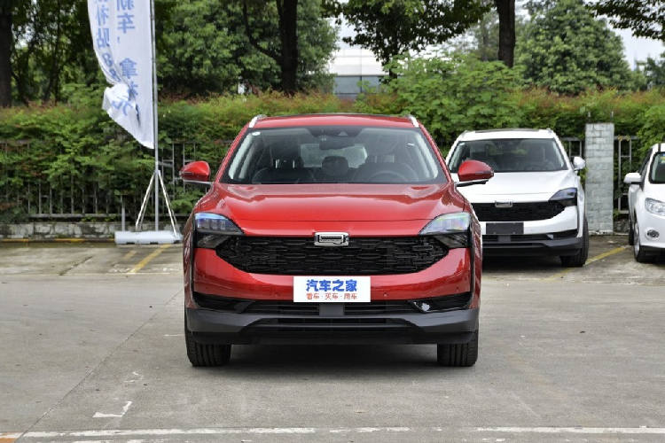 Nhiều nhà sản xuất xe Trung Quốc đang phát triển các màn hình nhỏ tương tự, tránh xa kiểu màn hình bảng đồng hồ lớn như trước đây.